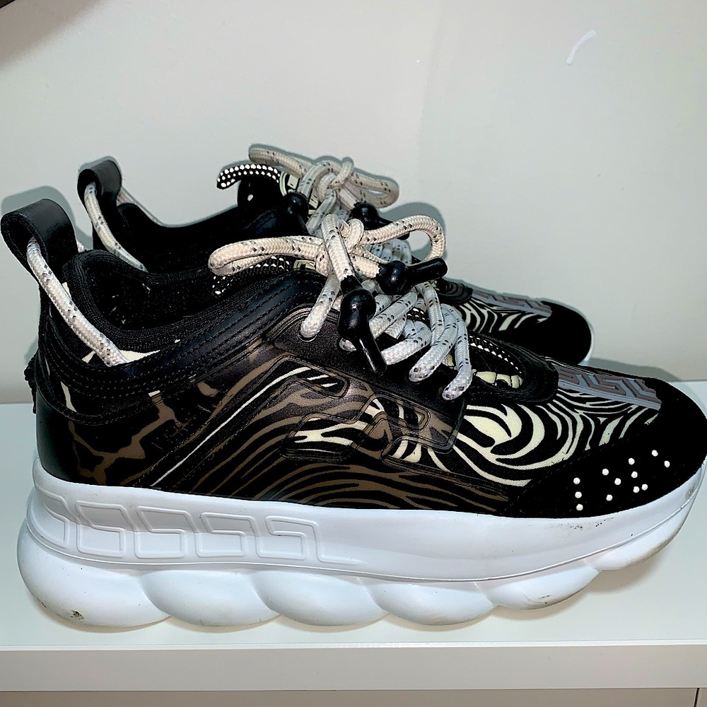 Authentic 🔥versace chain raction sneaker